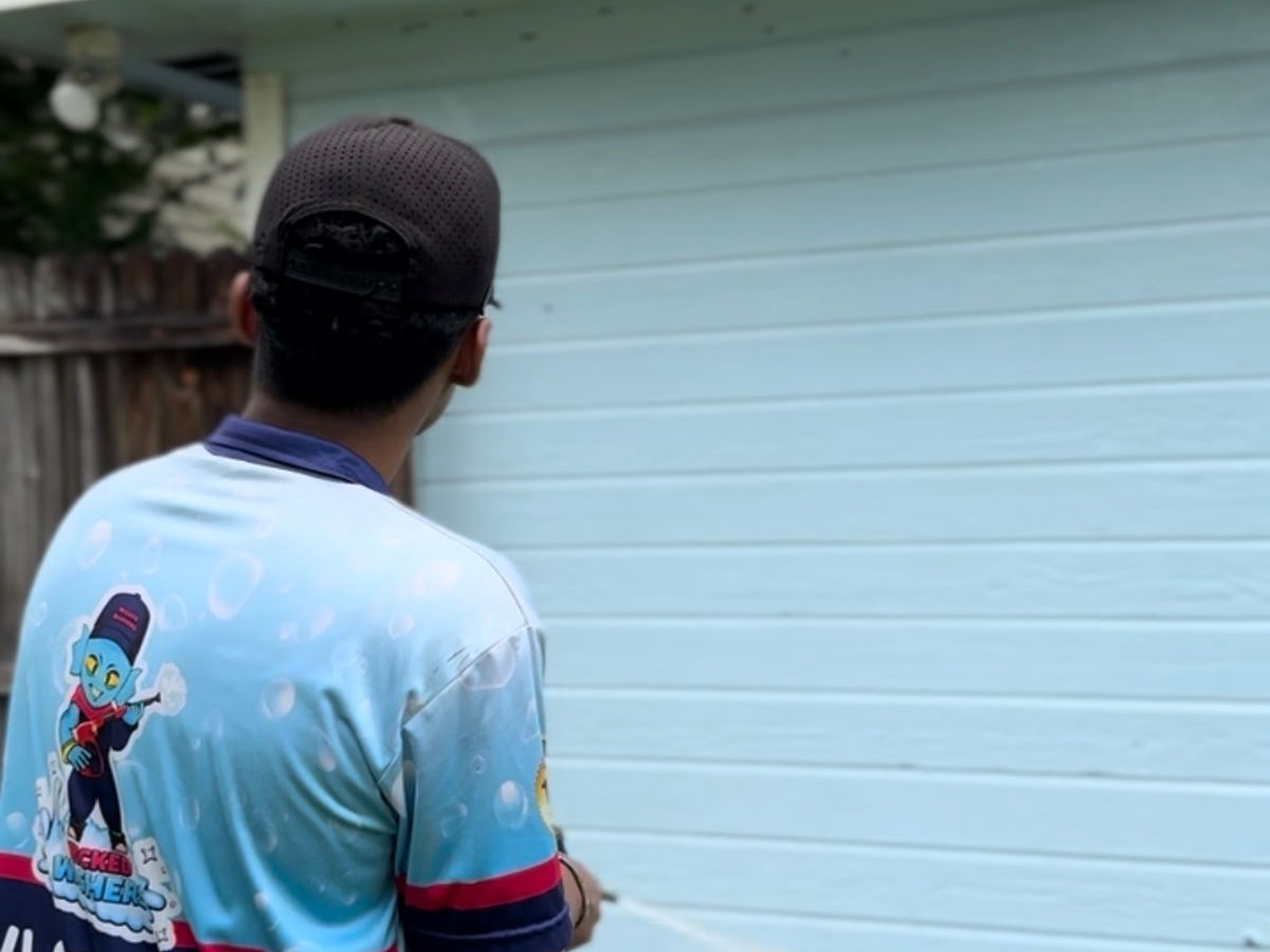 House soft washing and exterior cleaning in Waco TX