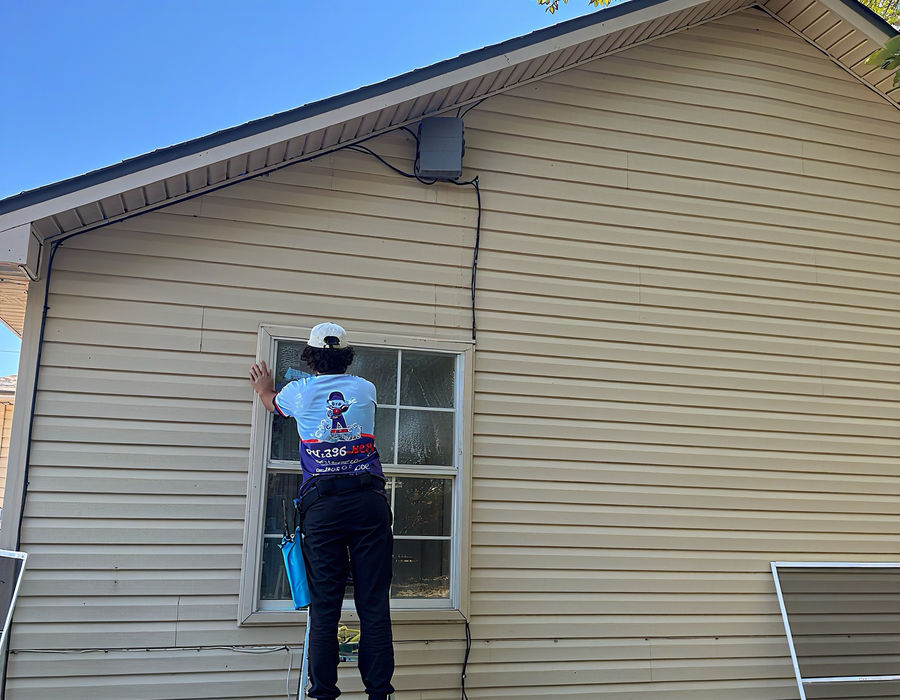 Residential house washing and window cleaning in Waco TX