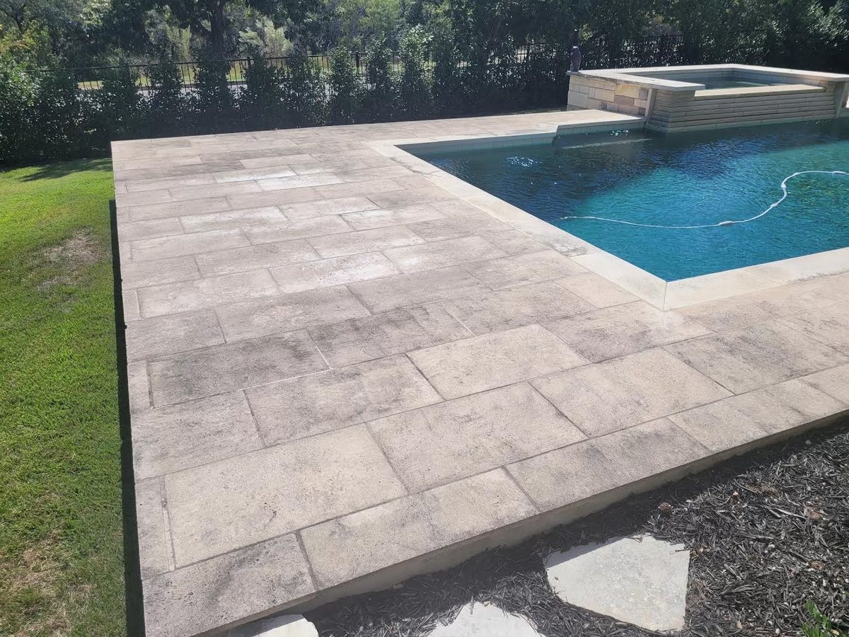 Pool deck cleaned with pressure washing in Waco TX